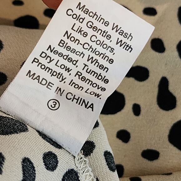 Medium Black White Blouse - Picture 5 of 5